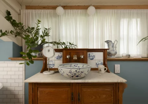 The bathroom at Master Shipwrights House, Penpol