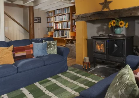 Master Shipwrights House, Penpol is a unique 4-bedroom nautical retreat on the Fal Estuary, blending maritime heritage with modern luxury and direct creek access. Perfect for families seeking coastal adventures and peaceful waterside tranquillity.