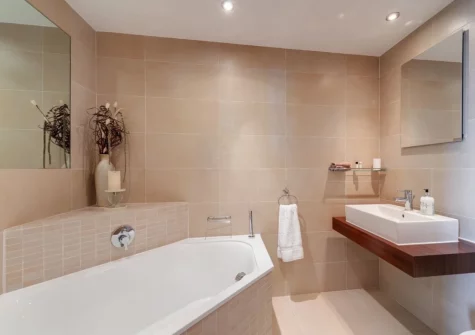 The bathroom at Masts A8, Torquay