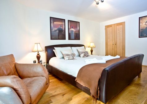 Bedroom 1 @ Masts B7, Torquay