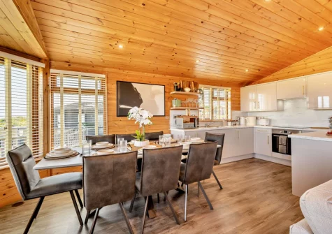 The kitchen & dining area at Meadow View Eleven, Mullacott