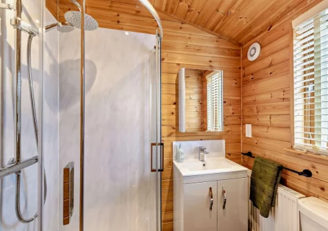 Bedroom #1 en-suite shower room at Meadow View Eleven, Mullacott