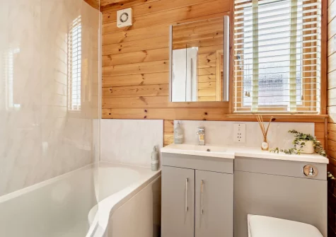 The bathroom at Meadow View Eleven, Mullacott