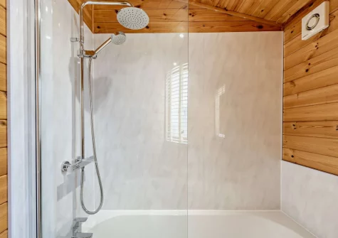 The bathroom at Meadow View Eleven, Mullacott