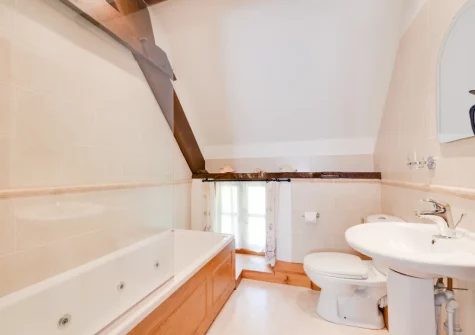 The bathroom at Meadowside Barn, Meshaw