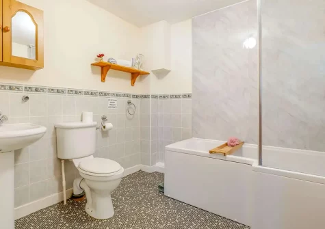 The bathroom at Meadowsweet, Berrynarbor