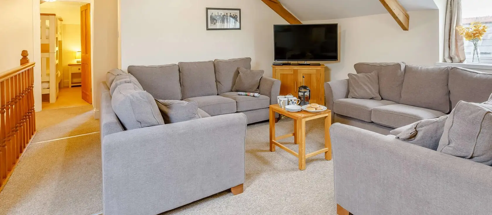 Meadowsweet, Berrynarbor is a lovely cottage set in 18 acres of stunning countryside, offering four bedrooms, an indoor heated pool, hot tub, & sauna. With farm animals, play areas, and near to award-winning beaches, it's ideal for family holidays.