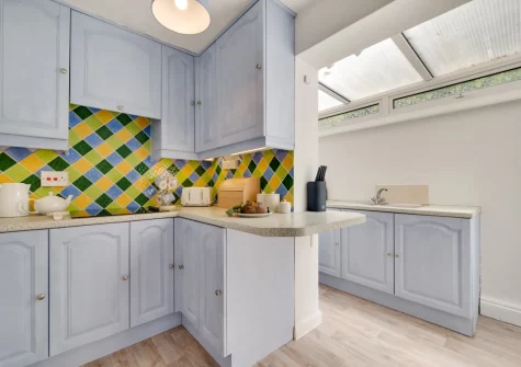 The kitchen at Meadowsweet, Looe