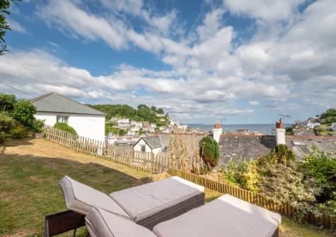 The fully enclosed fenced garden at Meadowsweet, Looe