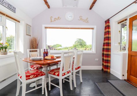The dining area at Meadowview Cottage, Trelash