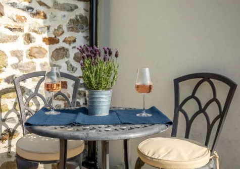 The patio & outdoor sitting area at Medlar's Cott, Tytherleigh