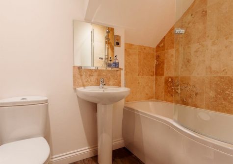 The bathroom at Merchants Rest, Dartmouth