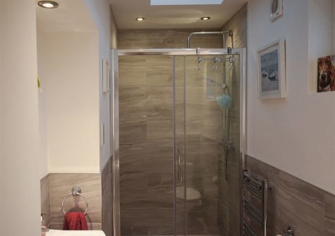 Bedroom #1 en-suite at Merlewood House, Torquay