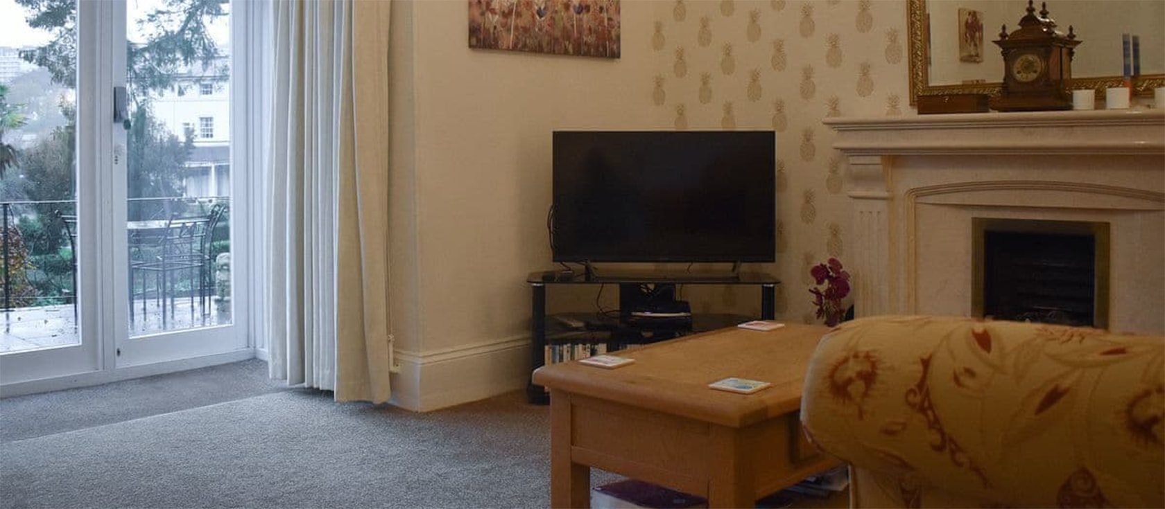 Merlewood House, Torquay is a luxurious period property with five ensuite bedrooms, sitting room with fireplace & gorgeous gardens with terrace, lawns & parking. Just two minutes from beaches, it's ideal for families. Close to Torquay dining & shopping.
