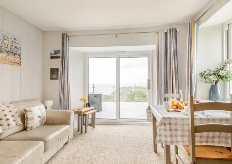 The living & dining area at Merlins Roost, Tintagel