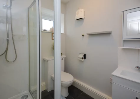 The shower room at Merlins Roost, Tintagel