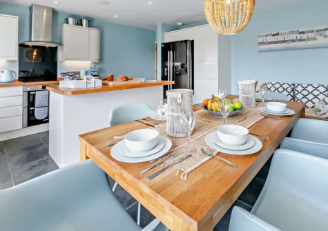 The kitchen & dining area at Mermaids, Croyde