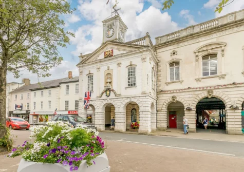 Visit South Molton, with its eclectic array of shops, tea rooms & farmers' market
