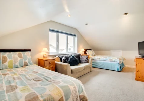 Bedroom #2 at Minnows, Tregolds