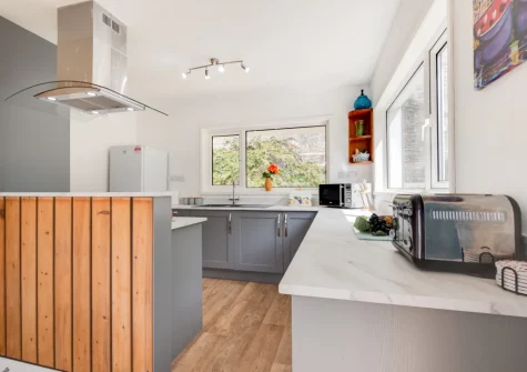 The kitchen at Mizzen Cottage, Looe