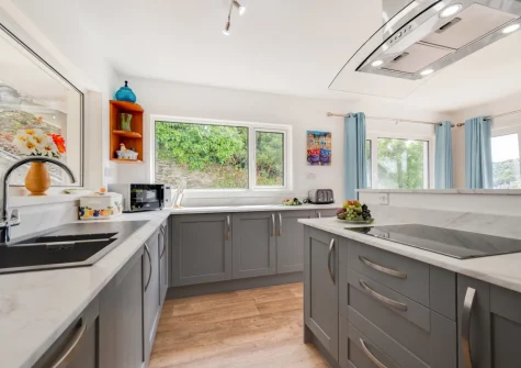 The kitchen at Mizzen Cottage, Looe