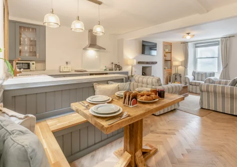 The kitchen & dining area at Mole End, Fowey