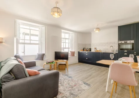 The living, dining area & kitchen at Mor Apartment, Looe