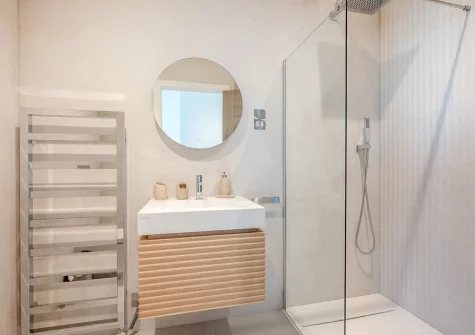 Bedroom #1 en-suite shower room at Mordardha, Newquay