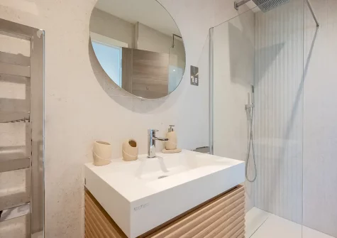 Bedroom #1 en-suite shower room at Mordardha, Newquay