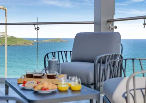 The balcony & outdoor sitting area at Mordardha, Newquay