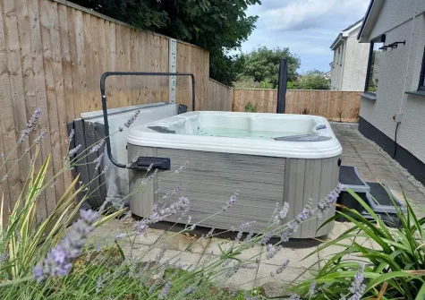 The hot tub at Morethanporth, Newquay