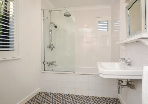 Bedroom #1 en-suite bathroom at Morlanar, Trevone