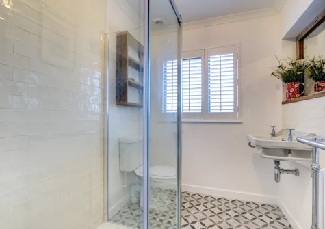 The shower room at Morlanar, Trevone
