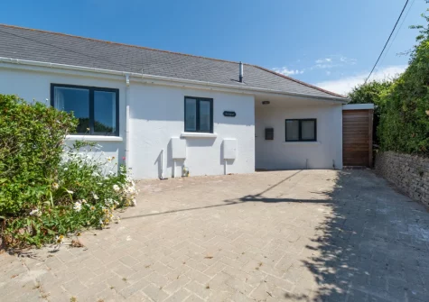 Morlanar is a fantastic secluded four-bedroom bungalow in Trevone with colourful accents throughout