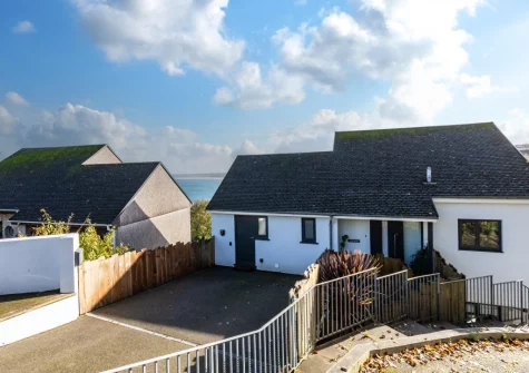 Morva is a stylish and sophisticated seaside getaway enjoying breathtaking Carbis Bay views from almost every window