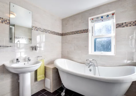 The bathroom at Mount View, Penzance