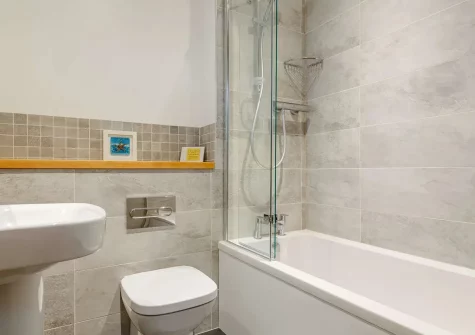 The bathroom at Mulberry, South Torfrey Farm, Golant
