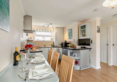 The kitchen & dining area at Mullion Kingfisher, Mullion Cove