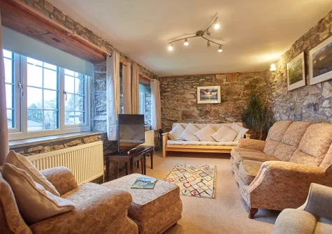 The living room at Mum's Cottage, Cheesewring Farm, Minions