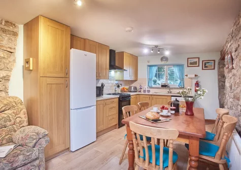 The kitchen & dining area at Mum's Cottage, Cheesewring Farm, Minions