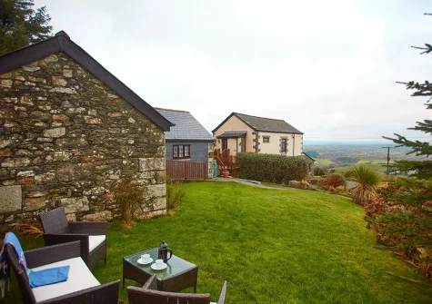 The garden at Mum's Cottage, Cheesewring Farm, Minions