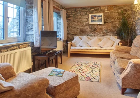 Mum’s Cottage, Cheesewring Farm, Minions