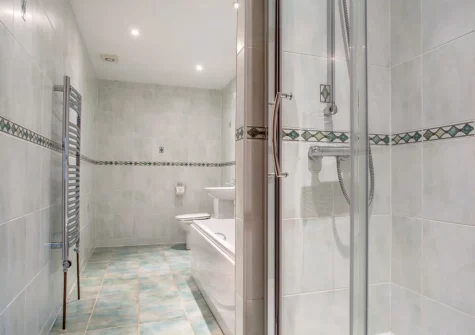 Bedroom #1 en-suite shower room