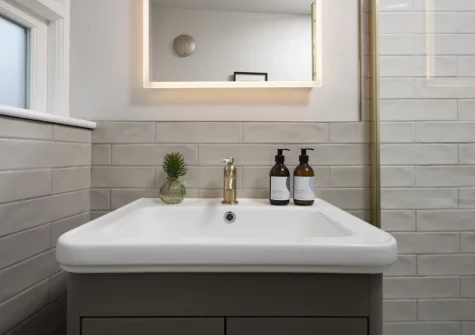 The shower room at Myrtle Cottage, Mousehole