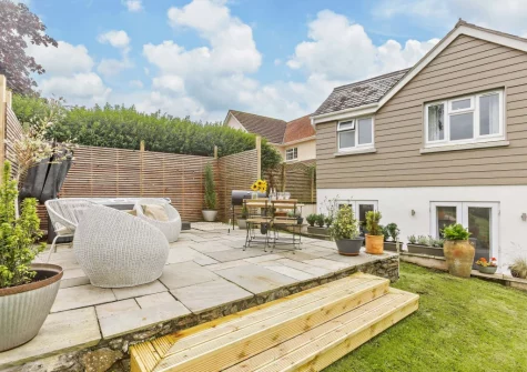 The patio, barbecue, alfresco dining & outdoor sitting area at Mystique Cottage, Bideford