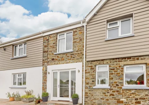 Mystique Cottage sits in an elevated position overlooking beautiful Bideford