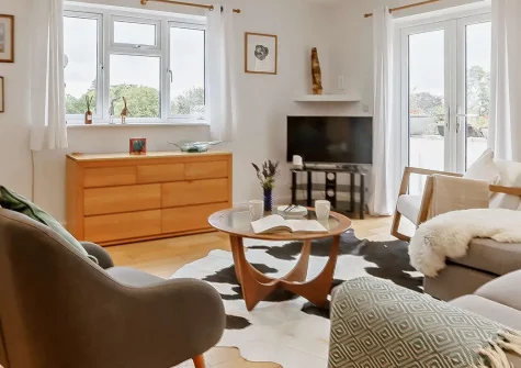 Mystique Cottage, Bideford is a charming three-bedroom retreat with stunning river views, a private hot tub, and beautifully landscaped gardens. Perfectly positioned for exploring North Devon's coastal attractions, beaches, and countryside.