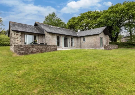 The patio & garden at Nampara 17, St Mellion Estate, St Mellion