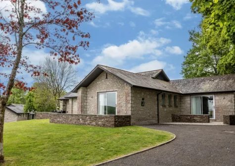 Nampara 17 is a stylish, dog-friendly cottage with complementary access to on-site health club facilities available