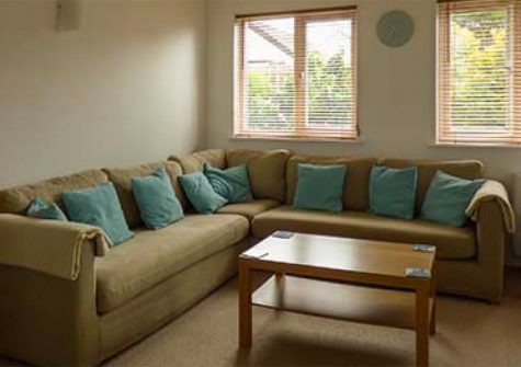 Nans-Tek is a well-planned three bedroom seaside bungalow with garden, hot tub, conservatory & sea views. One mile from Crackington Haven beach, the comfortable accommodation includes a feature fireplace, modern fully equipped kitchen & off-road parking.